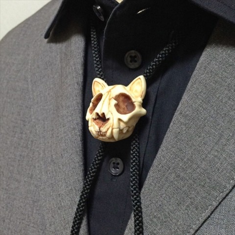 【倉戸みと】猫骨ループタイ