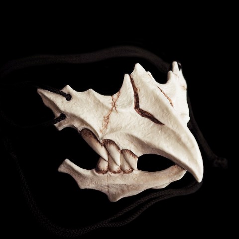 【倉戸みと】鴉天狗の面