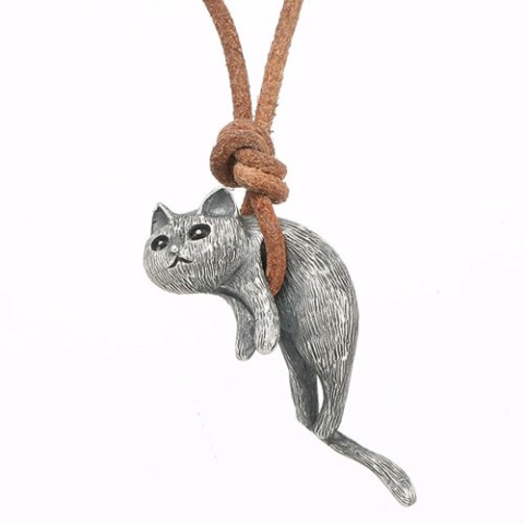 【＃kawaiiiii!】抱きかかえられた猫のペンダント