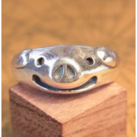 【林檎屋】ニヤリコブタ・リング