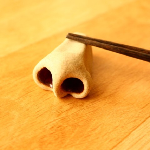 【NIKKORIE】２WAY鼻の箸置き等身大サイズ(肌色×鼻血色)